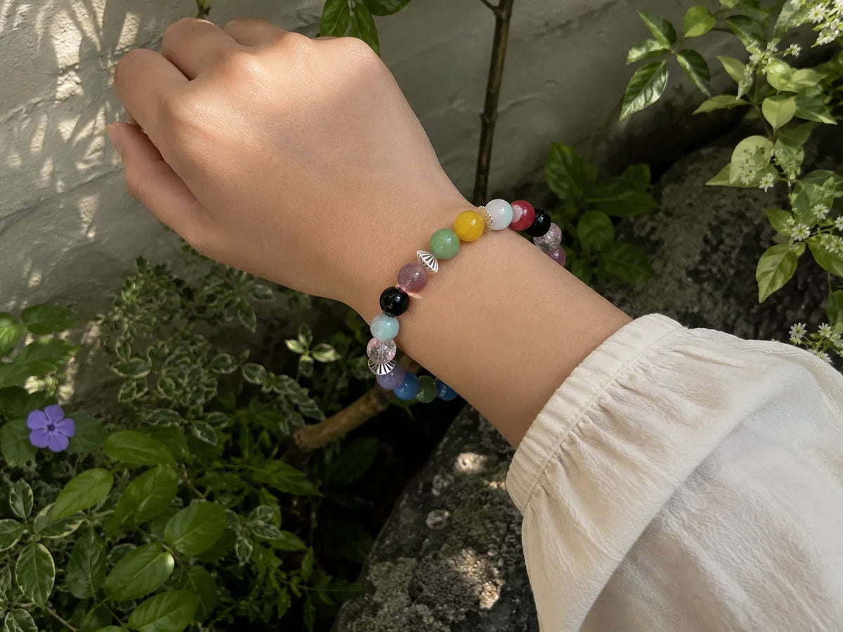 How to Style a Multicolor Bracelet: Three Easy Outfit Methods
